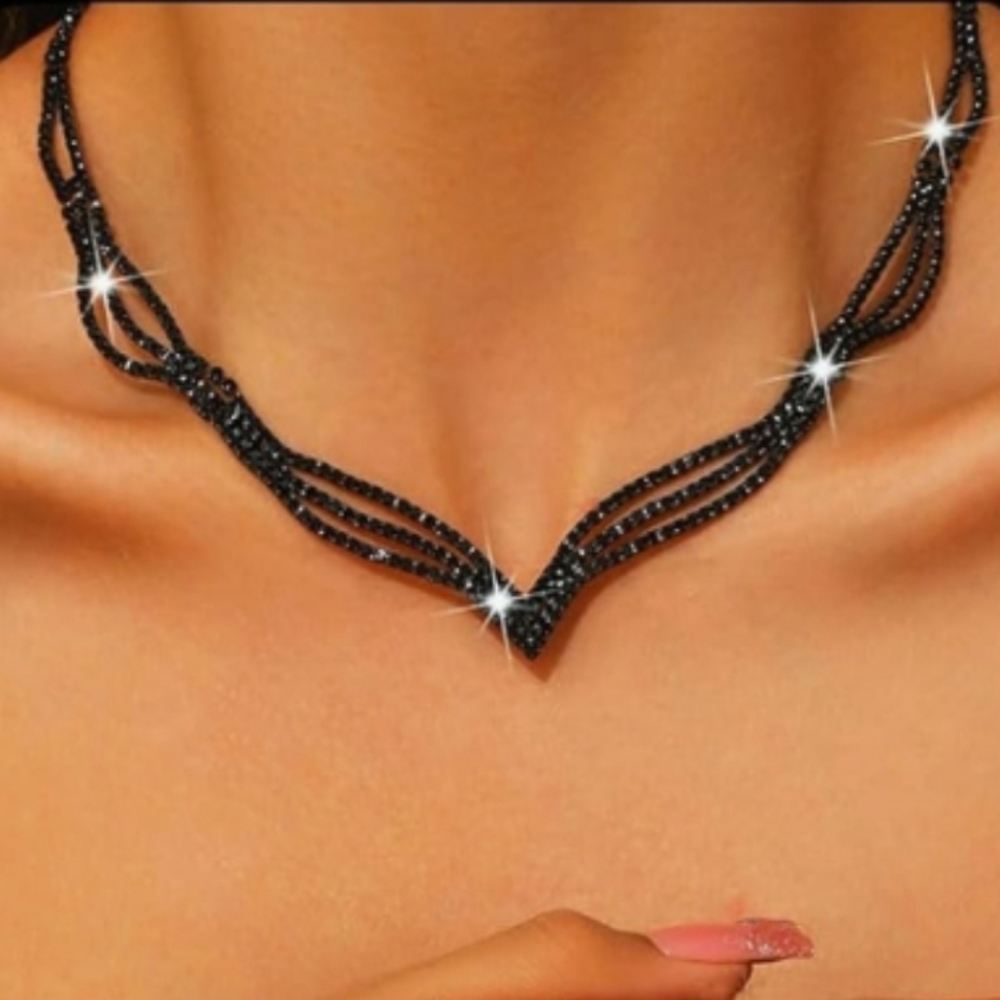 Elegant Black Necklace